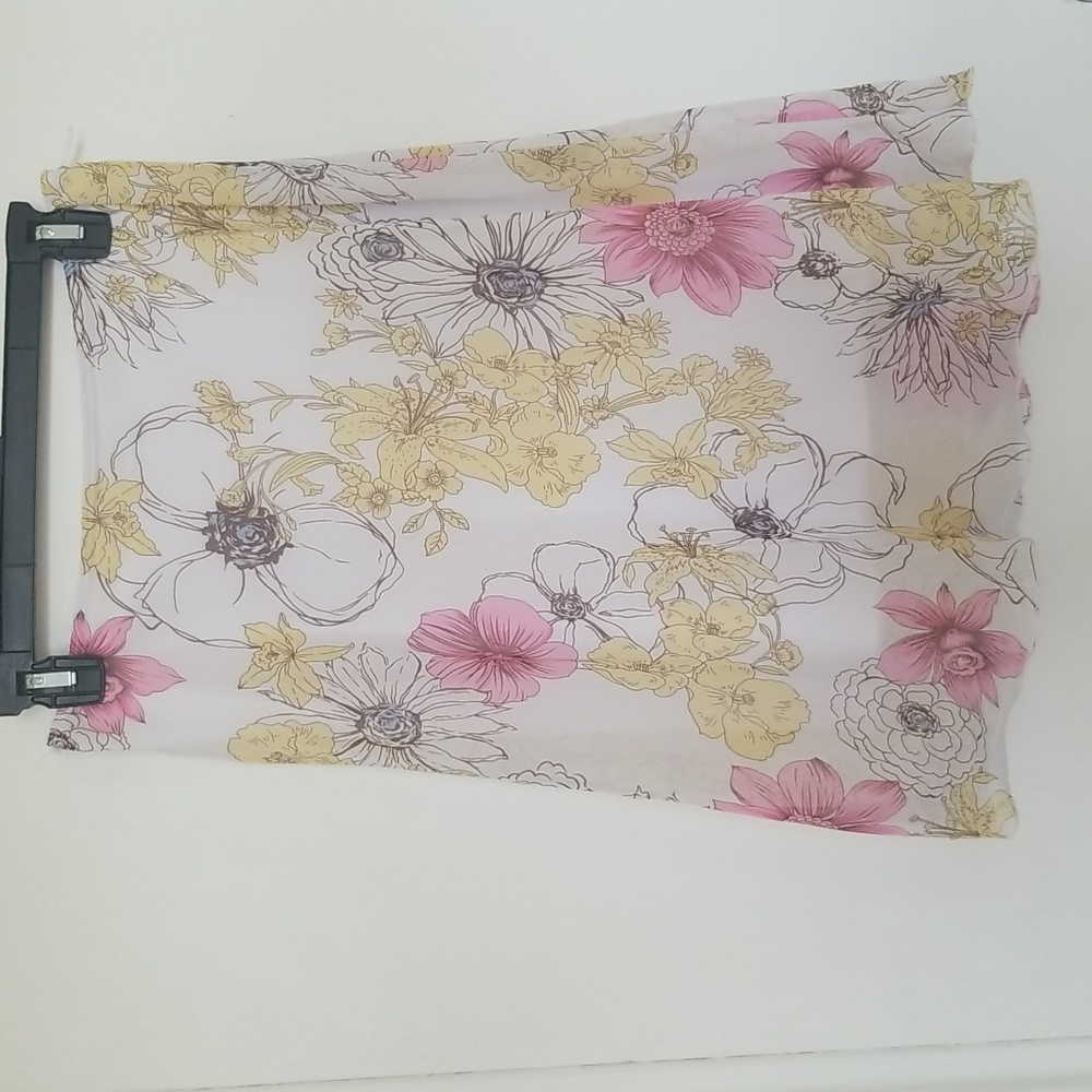 Geri C. New York - Floral Print White Skirt - Medium